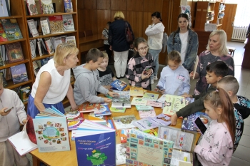 «Знайомимося, пізнаємо, зростаємо» – пізнавальна година