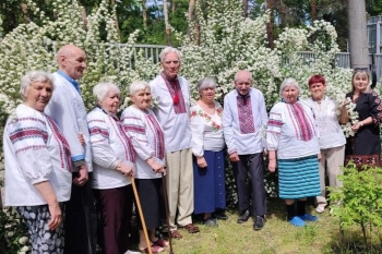 День вишиванки у Черкаському геріатричному пансіонаті