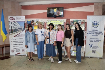 Бібліотека гостинно приймала студентів-журналістів ЧНУ ім. Богдана Хмельницького